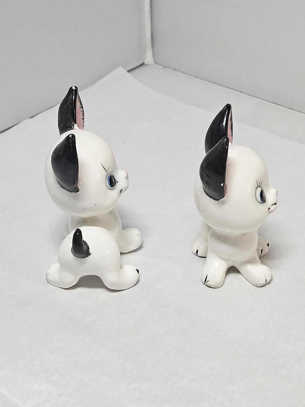Vintage White Ceramic  Cat Salt And Pepper Shakers Pair Kitten S&P